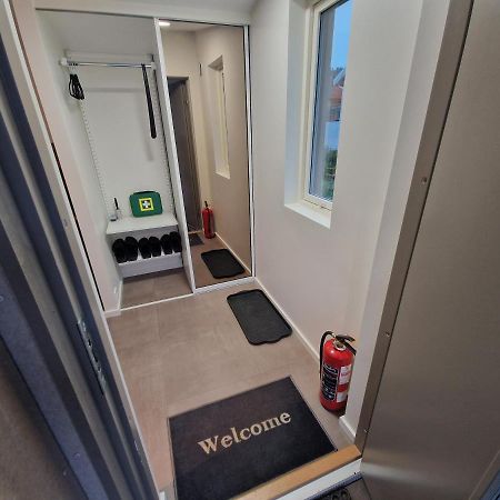 Northern Living 1 Room With Shared Bathroom Tromsø Kültér fotó