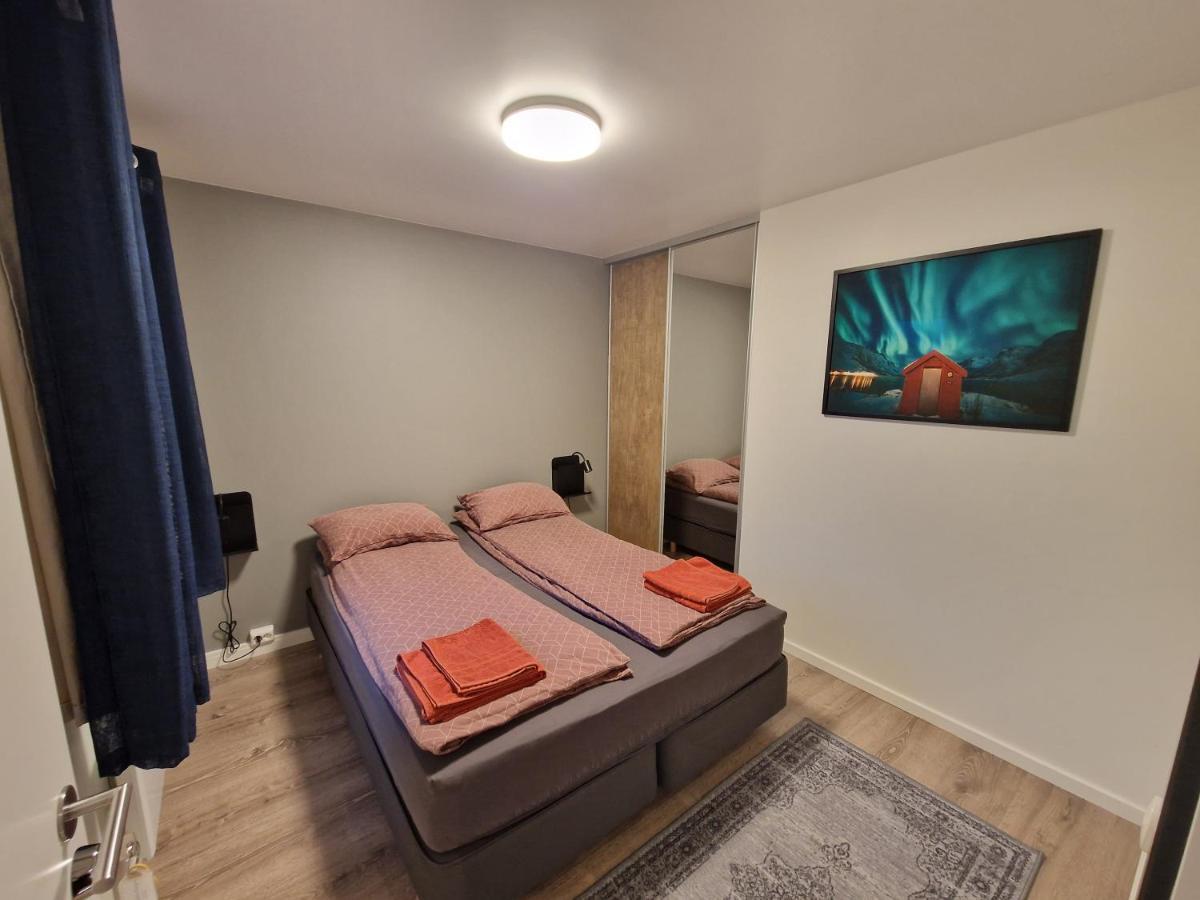 Northern Living 1 Room With Shared Bathroom Tromsø Kültér fotó